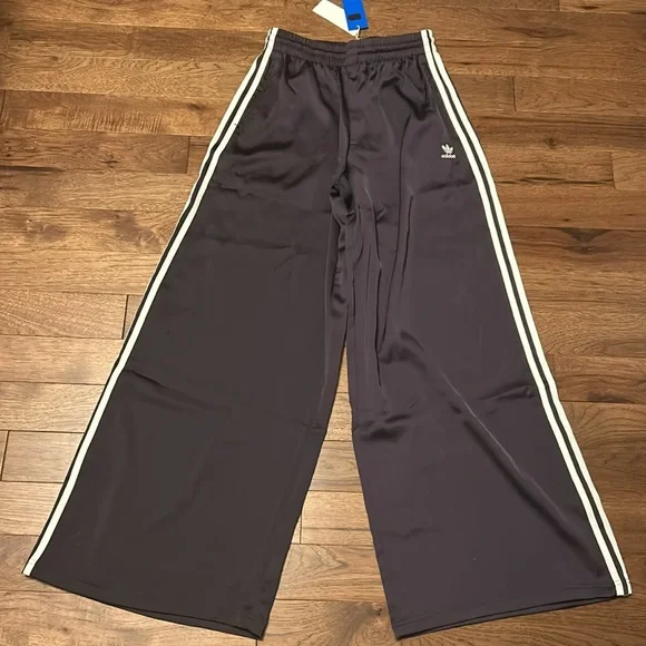 Adidas Satin Wide Leg Track Pants Size 6 NWT - Picture 2 of 14